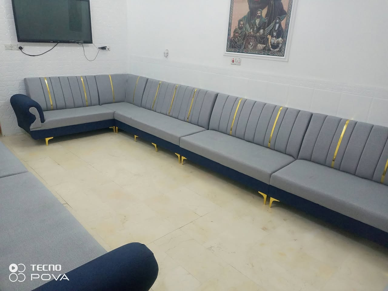 دوشمه وتصليح قنفات 
عندك تخم قديم نرجعه الك جديد والوان وديكور ع ذوقكم 
يوجد تفصال جديد ع المتر ضمان 5 سنوات 
العنوان ناصريه حي الشهداء قرب الطاقه 
***********/ /***********
