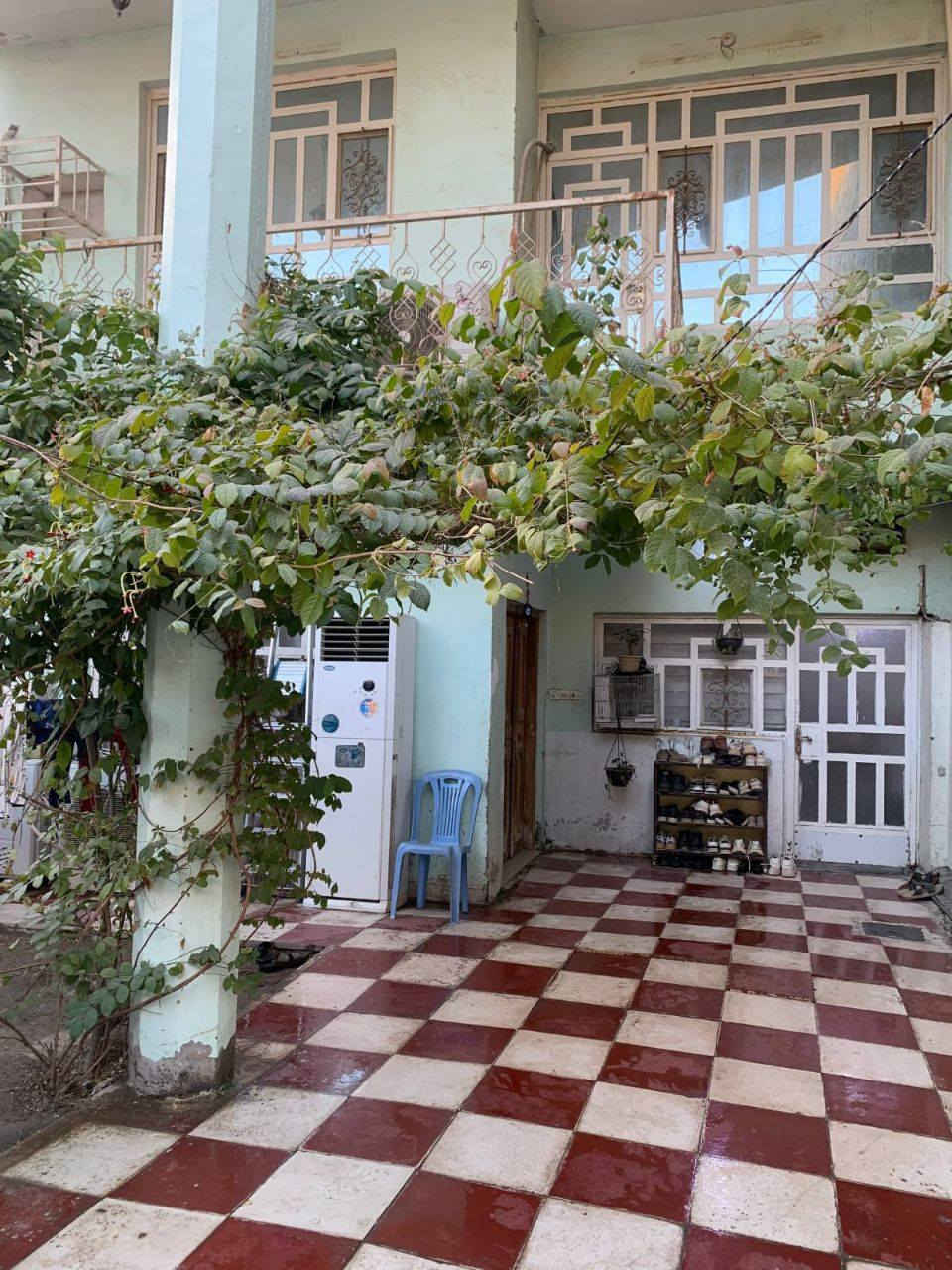 دار للبيــــع – طابو زراعي (سند 25)
━━━━━━━━━━━━━━━━━━
📍 الموقـــع: بابل – بستان الحلو
خلف مشهد الشمس – قرب كلية الإمام الكاظم (سابقًا)
📐 المساحـــة: 187 متر
🏗️ عدد الطوابق: 3 طوابق
━━━━━━━━━━━━━━━━━━
🏠 تفاصيل البناء:
🔹 الطابق الأول:
• غرفة نوم
• استقبال + هول
• مطبخ
• مجموعة صحية معزولة
• كراج
• حديقة
━━━━━━━━━━━━━━━━━━
🔹 الطابق الثاني:
• غرفتين نوم
• هول
• مجموعة صحية معزولة
━━━━━━━━━━━━━━━━━━
💰 السعر: 390 مليون
🤝 قابل للتفاوض
━━━━━━━━━━━━━━━━━━
📞 للاستفسار والاتصال:
مكتب عقارات أبراج بابل
• ***********
• ***********
📌 عنوان المكتب:
بابل – حي الجزائر – مقابل الجسر الدولي
━━━━━━━━━━━━━━━━━━
