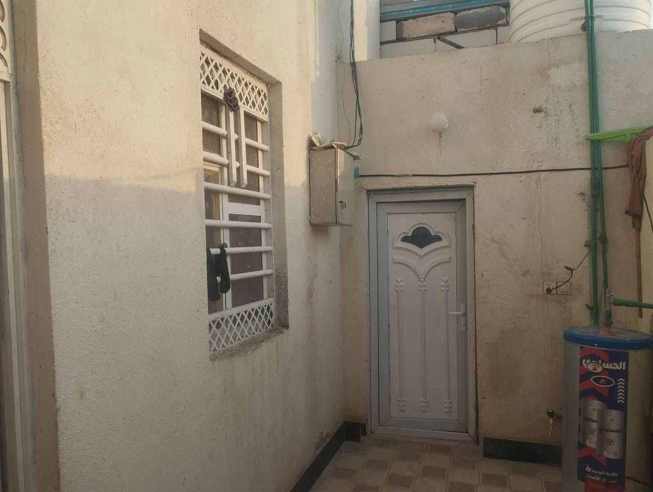 السلام عليكم عندي بيت البيع السبل الثانيه شارع النشايه المساحه 100 البيت بي غرفه وصاله ومطبخ ودوانيه وصحيات السعر 43 بي مجال  ***********  👉
