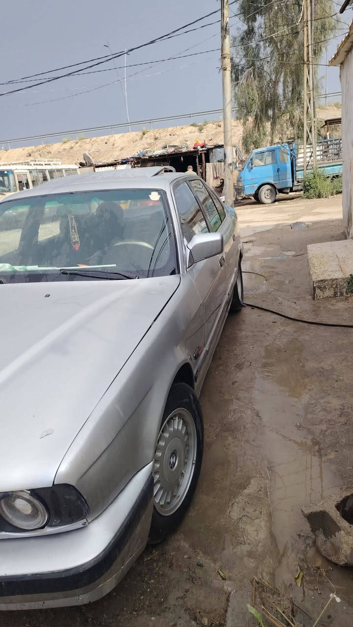 السلام عليكم شباب بي ام دبليو موديل 1990. 520 باسمي ماكينه تكفانوس 
سياره حاليا بيها كازيت وبيها نواقص بسيطه ابيعها على حطتها العنوان ديالى بعقوبه السعر 43 وبيها مجال ***********
