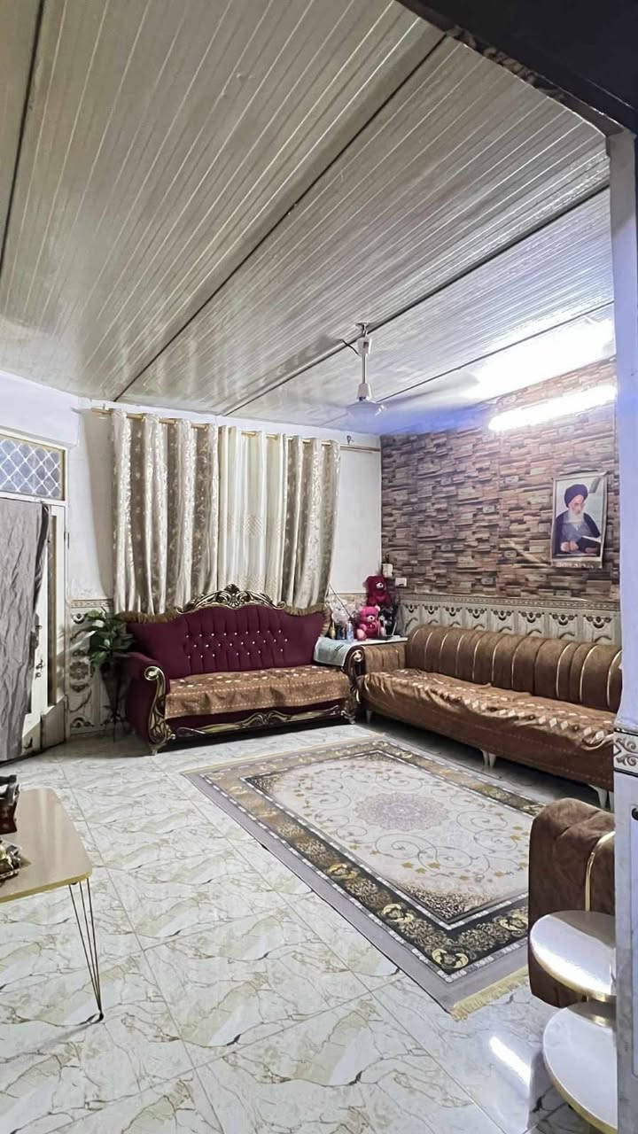 بيت بحي الحكيم مقابيل النزله مال حي الصناعي 
يبعد ٥٠ متر عن الشارع العام سقف سندويج 
 ٢٠٠ متر 
غرفتين وهول واستقبال وصحيات داخليه وخارجيه 
طرمه جبيره منور وترك خلفي 
مرقم بالبلديه 
السعر٤٥ بي مجال قليل


**إذا كنت صاحب هذا الإعلان وتريد حذفه لأي سبب، رجاءا أرسل رسالة إلى الدعم الفني**