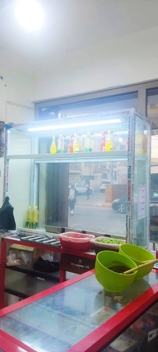 ميز المنيوم للبيع عدد اثنين ميز المنيوم للبيع عدد اثنين
الاحمر طوله مترين ونص وارتفاع متر ونص ونزال 50
والابيض طول وعرض متر ونص ونزال 50
للاستفسار ***********
