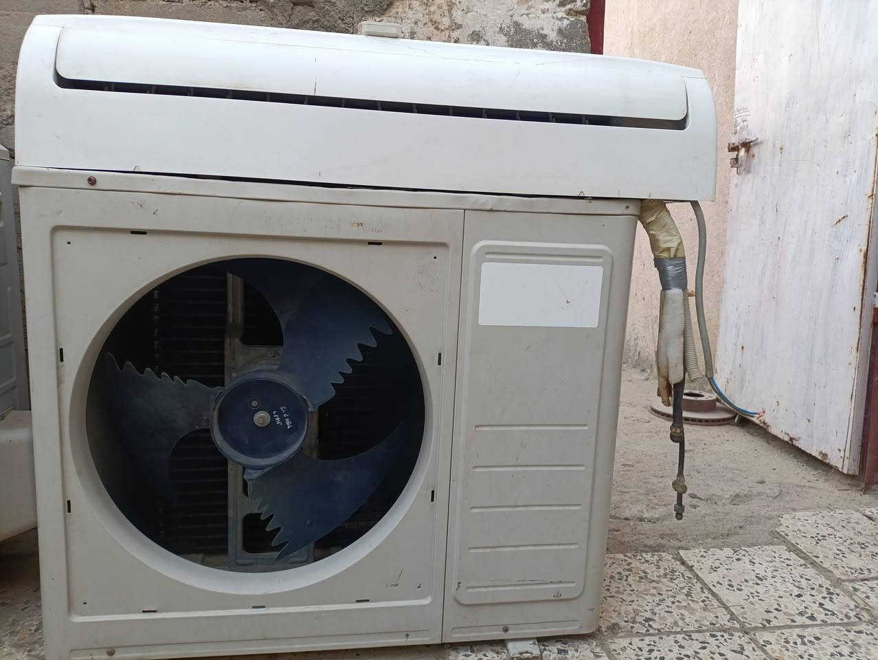 للبيع ..للبيع..سبلت 1.5طن ميديا باب اول .***********
شرط النظافه والشغل والتبريد مابيه فصله 
ملاحظه...الغاء عاكس الدوره فقط...الشطره ...الشطره
 اتصال....او....واتساب..***********
