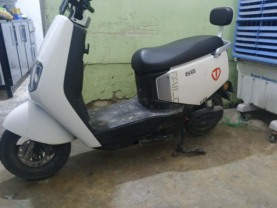 سلام عليكم تسلا لبيع زيرو جديده العنوان كربلاء السعر 1350 الرقم ‭0783 078 0739‬
