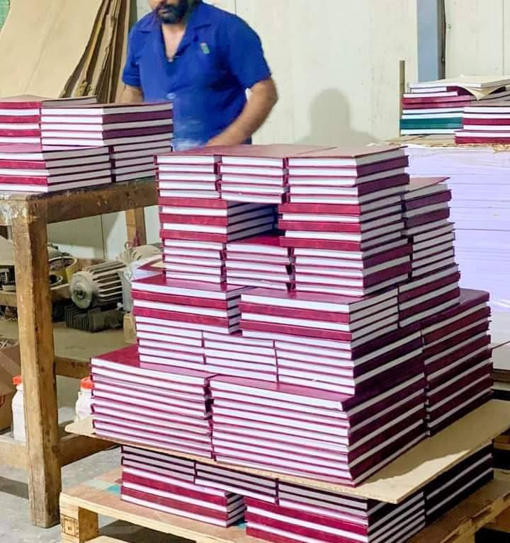 كادر مختص التجليد السجلات وتجهيز اغلفه المطابع 

***********
