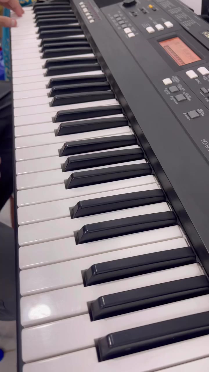 للبيع ياماها 350
أخذته جديد بالجيس 
السعر 250 وبي مجال 
*********** واتساب
