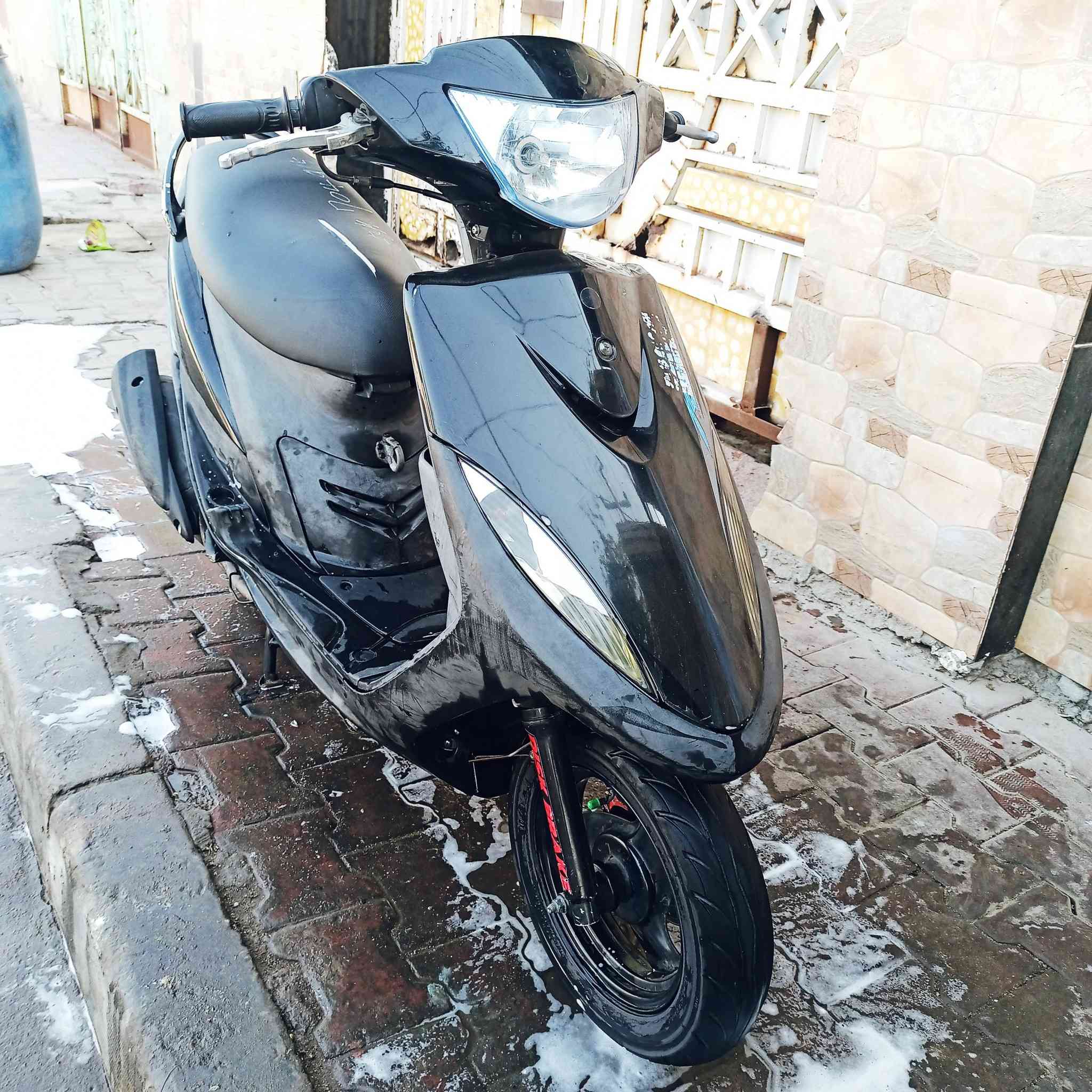 سلام عليكم دراجه ماكس عدله 🎌 2008 مختمه كله ختم㊗️✔️ واحد دراجه جديده📦 وحله من صوره صاره شهر من طالعه من رمبه برغي ما مفتوح بيه جديده كله بلاد مكاني ميسان قضاء الكحلاء سعر دراجه 900 وبيه مجال لشراي وبل خدمه خاص مفتوح واتساب موجود *********** تصال
