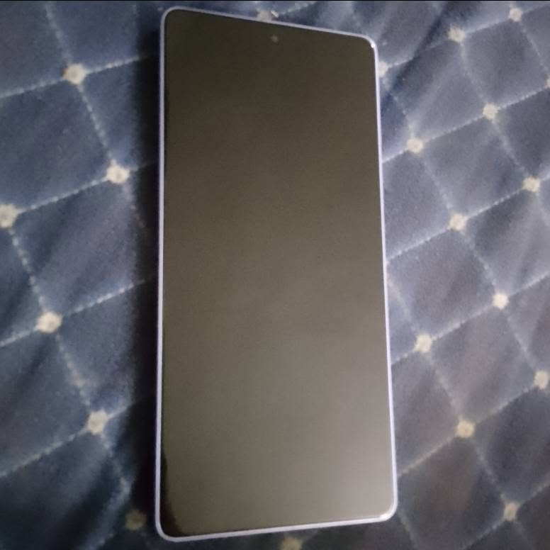 موبايل بوكو  M6 برو
ذاكره 512   عشوائيه 12 + 6 
مبدل شاشه اصليه شركه
و كامره خلفيه بيها تراب شويه مغوشه 
موبايل فول مواصفات و كدامكم شوفو
سعره 160 و بي مجال قليل 
للتواصل ***********
