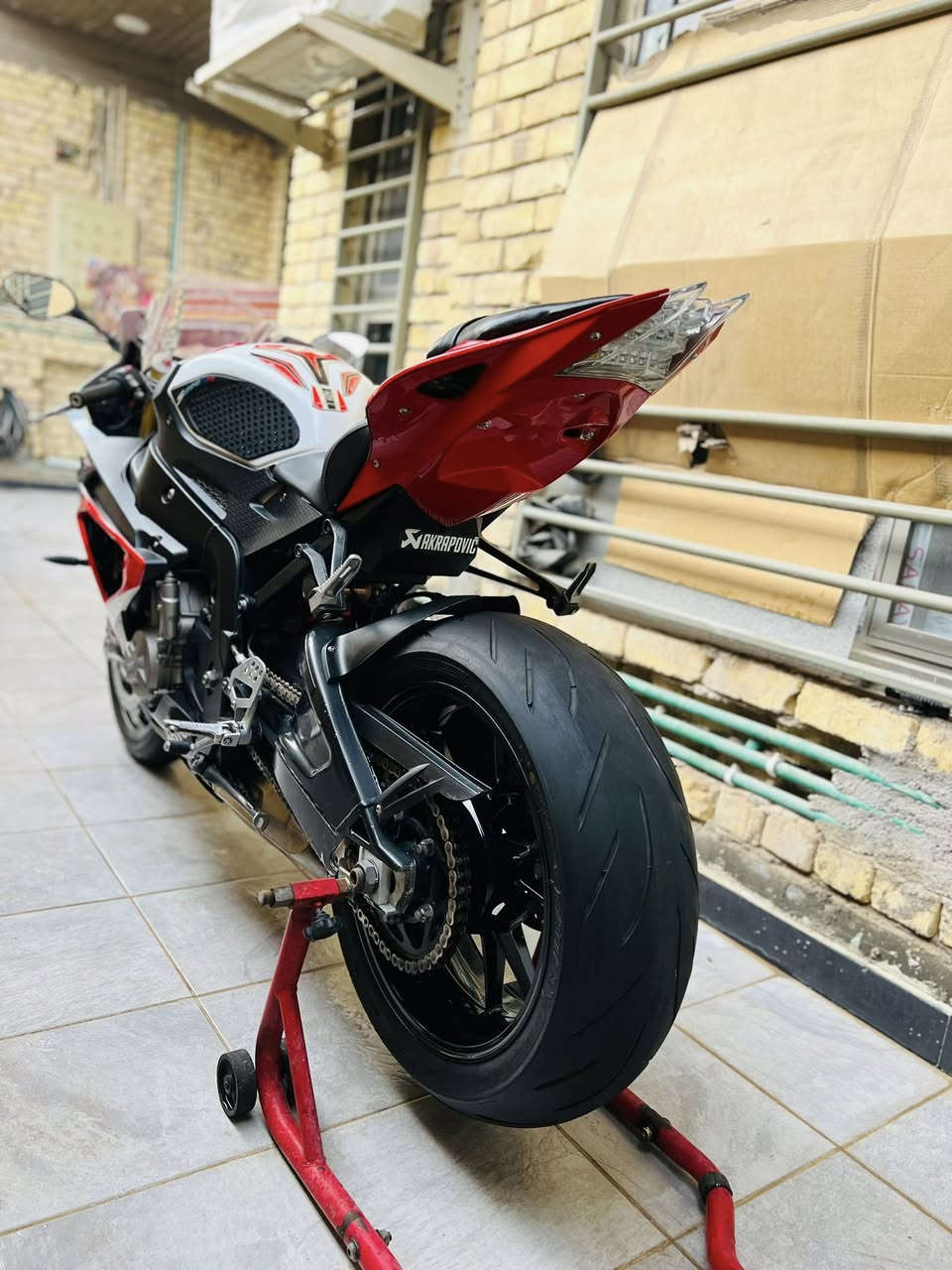 BMW s1000rr
موديل13 اصل 
ماشيه 27 الف حقيقي 
وارد امريكي حادثها كفر ومبدل اصلي بالخارج دراجه مكفوله كفاله عامه وجديده كلش
بيع او مراوس بتي ماكس 17 وفوك 
مكاني واسط 
***********
