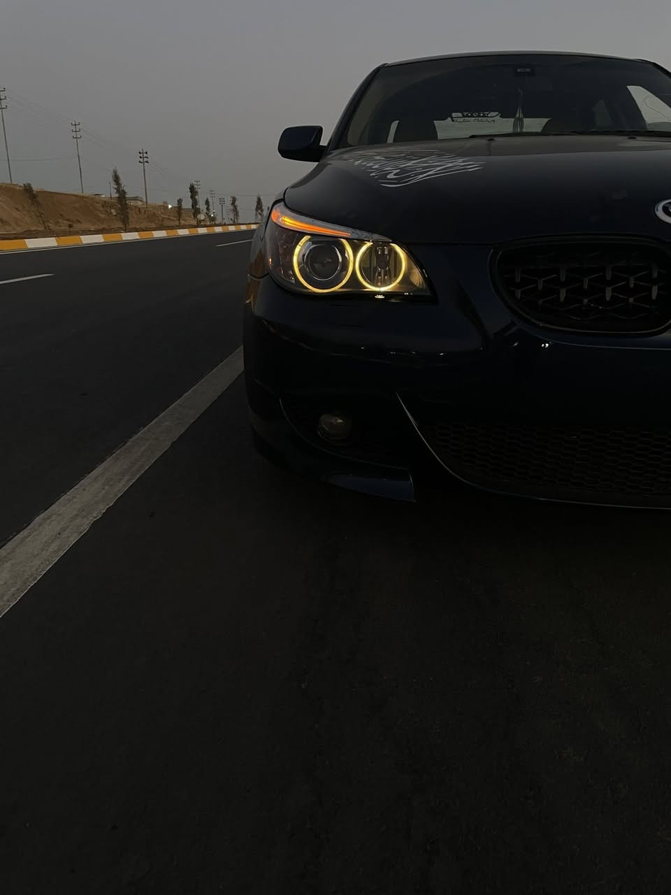 BMW e60
ساخ ساخ 
چاو برۆ e60  2006
مەکینەی 525i N52 مەرغوب نۆزڵ کورت
گێڕ مەکینە ئەکسل کارەبای بەشەرت 
فولە تەنها سڵایتو گێر تۆماتیک نیە 
دەعمو لێدراوی نیە 
حیزامی ئەوروپایە 
کۆدی بۆ کراوە 
مەنەفێستی لەگەڵە 
تازە پێشم داگرتوە 
چوار تایەی لۆکم بۆ بەستوە 
مشتەری تەلەفون بکە لە خزمەتام 
سعری 60 گەڵاو معامەلە 
***********
ڤیبەری لەسەرە السليمانية, العراق
