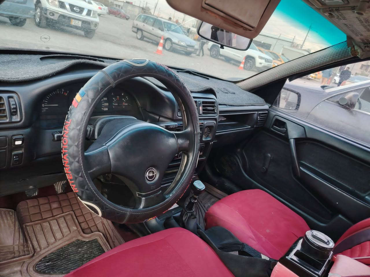 سياره فكتره موديل 90 تسعين مصبوقه  عام للجماليه فقط بدون حدث محرك  كير شرط  كهربائية كلو شغال دفتر بانزين سنويه 2030 المكان كركوك السعر ٤٣ الاتصال هذه الرقم ***********
