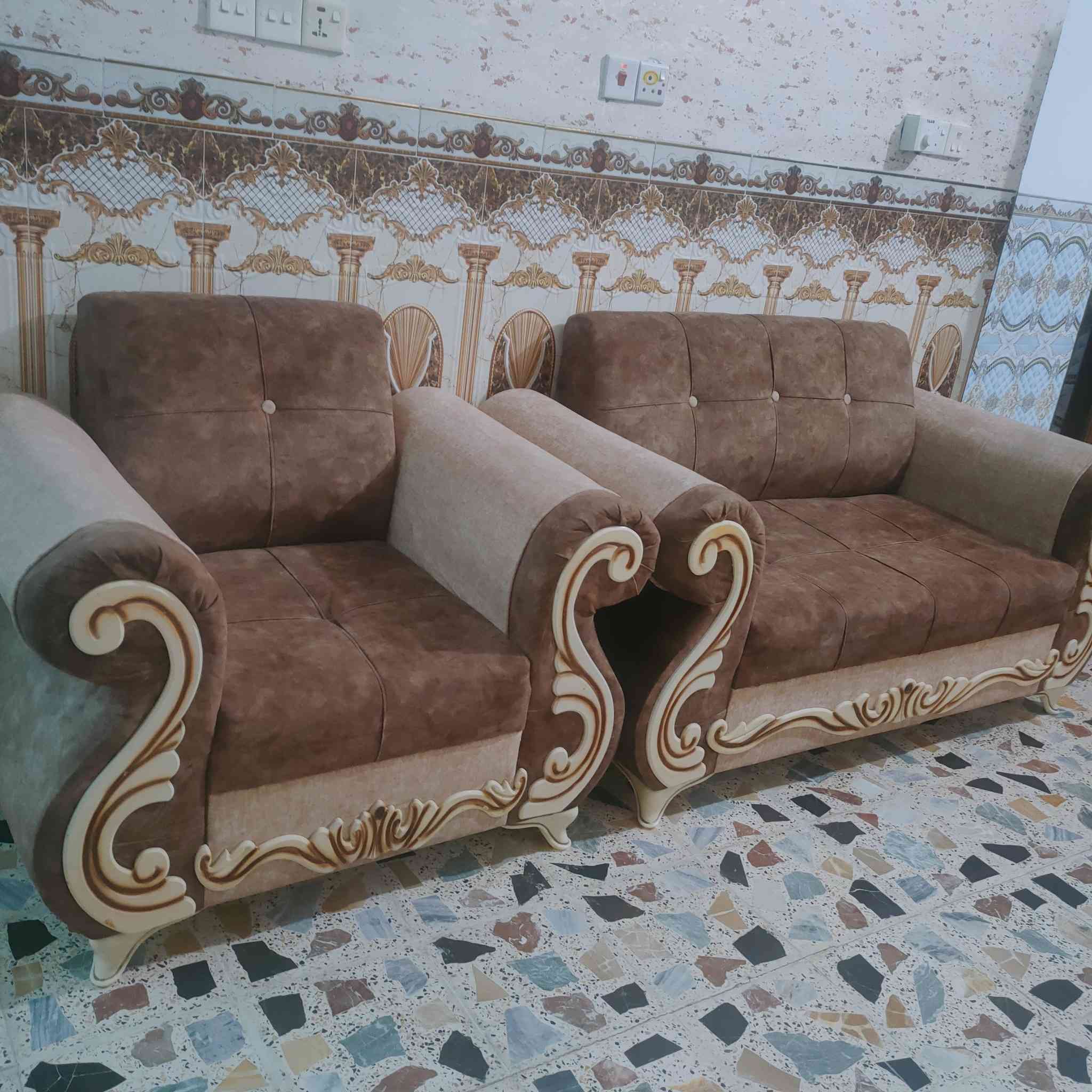 السلام عليكم
طخم قنفات +طبلات+ميز بلازمة للبيع للاستفسار الاتصال على الرقم 
***********
