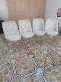 ٤ كراسي • للبيع • السليمانية