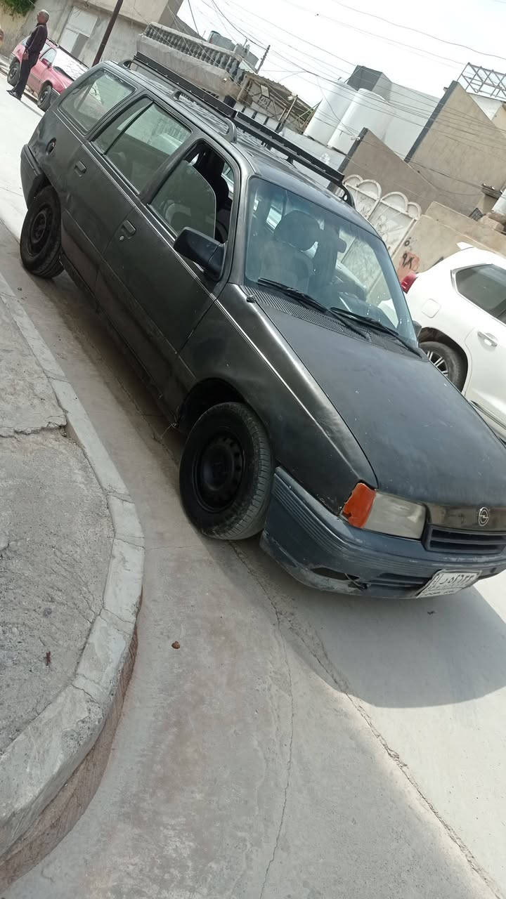 سياره كاديت استيشن للبيع كوبون بانزين بيها محرك نفخ كير شرط
شرط الوكالة والتحويل السعر 20 وبيها مجال العنوان حي الانتصار *********** /***********
