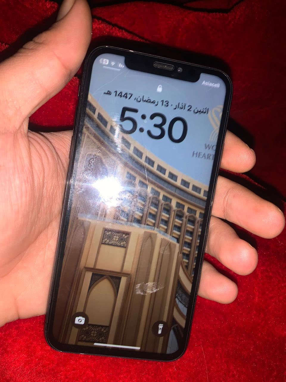 ايفون XS ذاكرة 256 بطارية 82 مبدلة اصلية الجهاز كلشي مابي بس من تخابر تفتح سبيكر وبي خدش بالشاشة بس ممبين سعرة 150 جماعة ال75 لحد يراسلني *********** مكاني حي النصر
