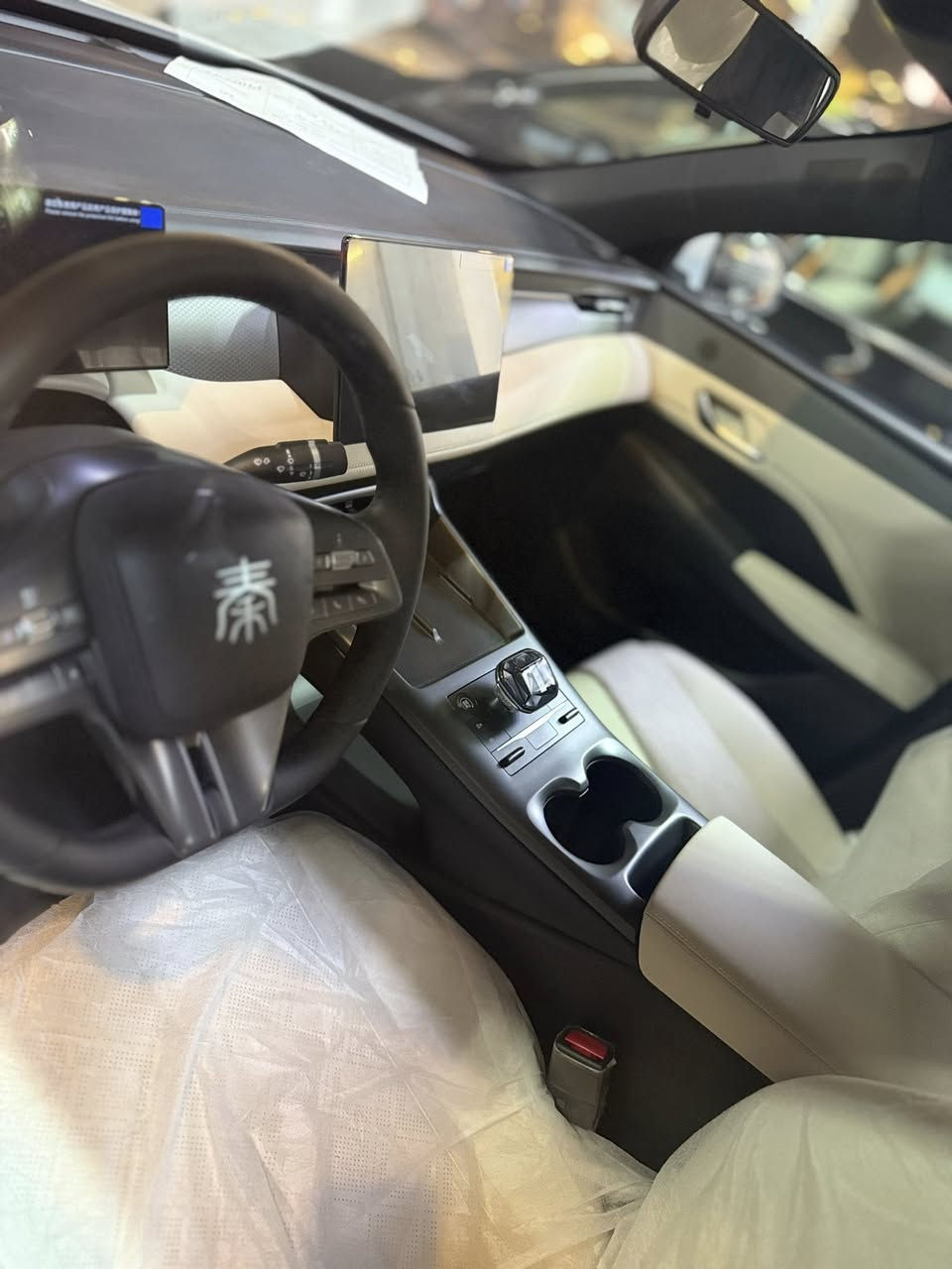 سلام عليكم .. BYD QIN PLUS موديل 2025  هايبرد بانزين كهرباء داخل جلد ابيض رقم اربيل تحويل او وكاله مجانيه لزياده المعلومات الاتصال ب ***********
