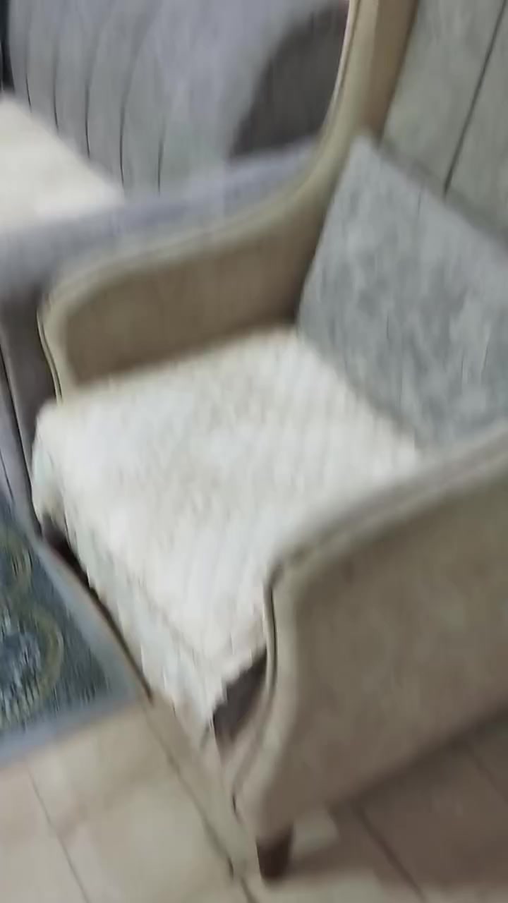 تخم عشر مقاعد تكمه ثكيل ماخذه 800قفله 350مكان كوت دورالعمال واي استفسار اتصل ***********
