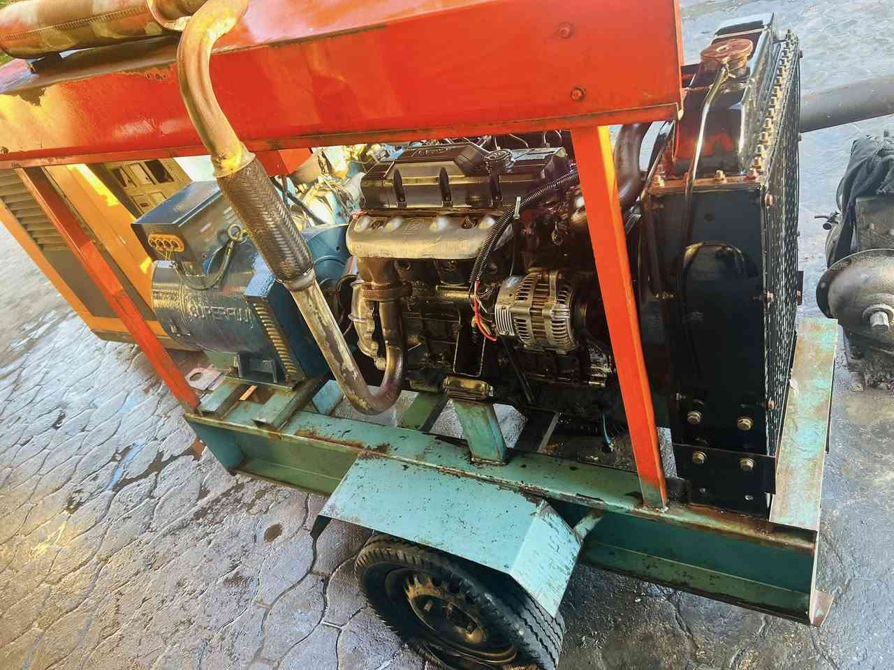 مولد كيا 2700حديث
التوليد 30kvaثري فيز 
المولد ممفتوح وجهاز شرط الحمل كلش جديد 
***********
***********
