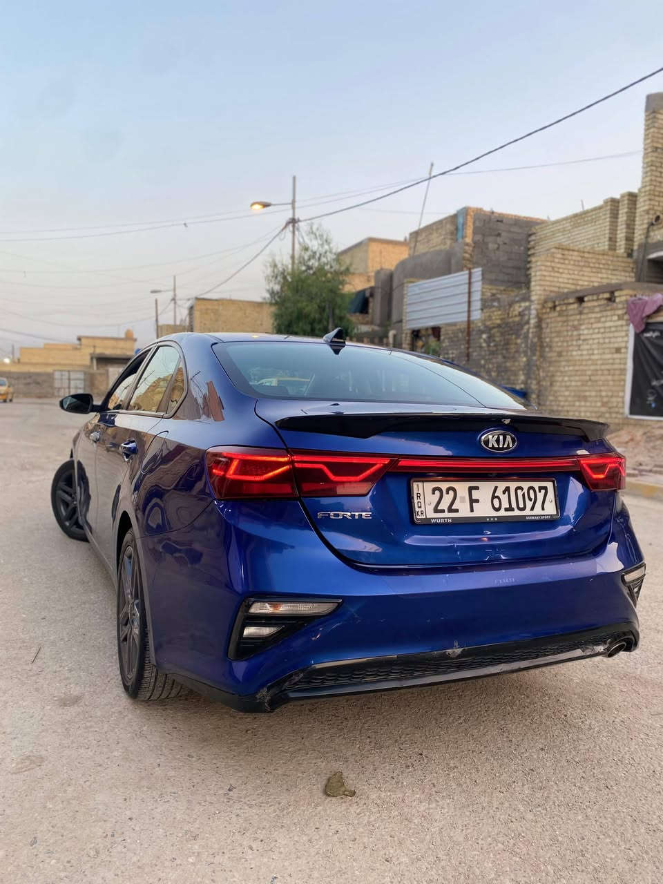 السلام عليكم للبيع 
كيا فورتي 2019 فئه S ماشيه 113mi وارد امريكي حادثهه بس دعاميه اماميه بدون ايرباك وبدون دواخل صور الحادث مرفقه بل منشور السياره فول عده البصمه فتحه شاشه جبيره كامره خلفيه دواره كير ثلاث وضعيات كير 7 نمر تحكمات ستيرن جهتين مثبت سرعه تحديد مسار  رادار امامي ورادار خلفي توقف ذاتي مكينه 2000 دوش مكينه وكير مكفولات حداديتهه جديده تبريد ثلج ❄️ تخم تاير جديد ويل كب السياره كلهه ليبل واحد غرفتهه جديده رقم اربيل الدولي وبسمنه تحويل مباشر مكان السياره بغداد قرب حي اور 
السعر خاص او واتساب 
الاستفسار ***********سجاد
