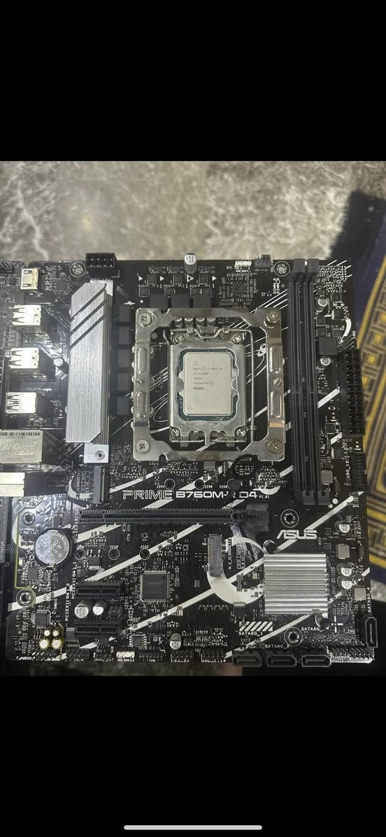 Core i3 10100f
Ram crucial ddr4 2x8gb 2666hz
Gtx 1050ti asus 
MB h410 gigabyte 
Hdd 512 gb
Power supply 500w
تجميعة كاملة 
وياهة شاشة ايسر فول اجدي 75 هيرتز
كاملة ب 550 وبيهة مجال
---------------
بورد/ b760 msi ب 120
كومبو b760 asus + i5 12400 ب 280
رامات / 2*16 ddr4 ب 130 
يدة نوفا ايليت ب 25
كيس كلكسي ويا اربع فانات مابي اي شي ب 55 الف


**إذا كنت صاحب هذا الإعلان وتريد حذفه لأي سبب، رجاءا أرسل رسالة إلى الدعم الفني**