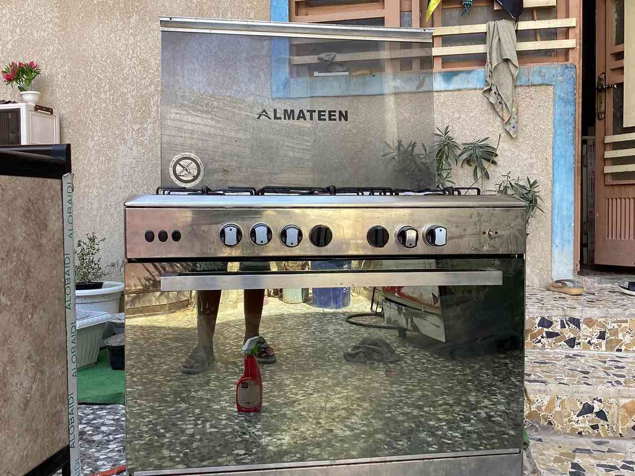 السلام عليكم 
طباخ نوعيه ALMATEEN المصري الاصلي 
نضافه شوفت عينكم ووياه 3 قطع صينيتين فرن و شبكه شواء  
الطباخ متكامل يشتغل ع كهرباء جدحه مابيه اي نقص امانه الله ناره زرگه  تجي تفحص وتشوف 
سعره 180 بس
متواجد خاص 
وهاذه رقم ***********
