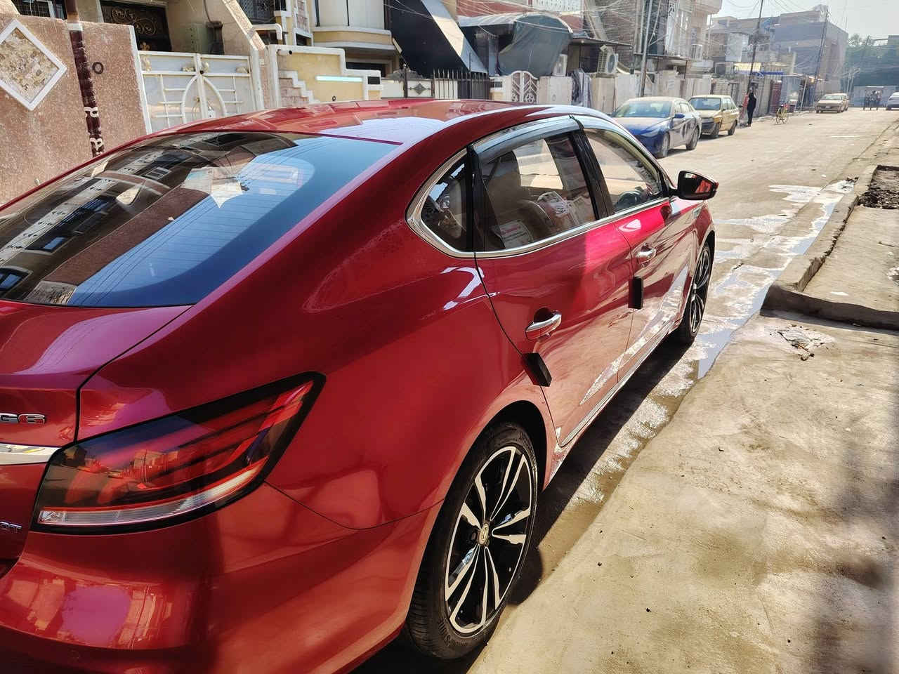 السلام عليكم سياره MG6  فول بأسمي رقم بغداد ماشيه 40  بدون صبغ  مديل 2023 وتفاصيل السياره معروفه ابحث عنها وشوف
رايدها 21 مليون وبيها مجال بسيط 
***********
