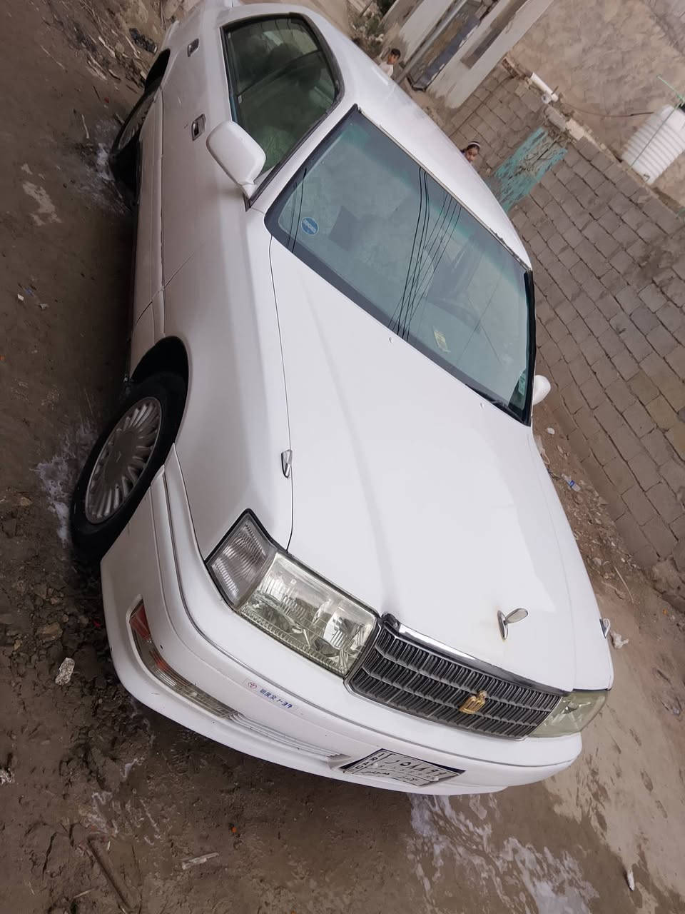 راس الثور موديل 95مكينه وكير وحداديه تخم تايرات كفاله رقمه انبار تحويل ثاني يوم مكفول من الكلبه وتجي ونقل جثه سياره بيه ضربة بصندوق تبريد ثلج كهربائية كله شغل شاشه جبيرة كامره عل بك السعر 70بيه مجال بسيط العنوان ذي قار بالنصر رقم الهاتف ***********,,***********
