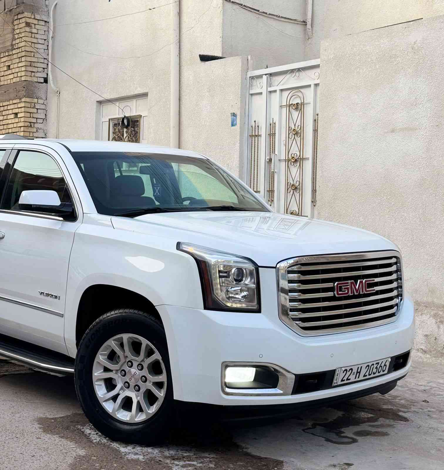 سلام عليكم يوكن 2017خليجي رقم اربيل دولي جديد تحويل أو وكاله مكينه 5300مامفتوحه ماشيه95 مواصفات SLE سياره جديده فقط صبغ في الجاملغ الامامي الخشم 
مكان السياره بصره 
رقم الهاتف:***********
