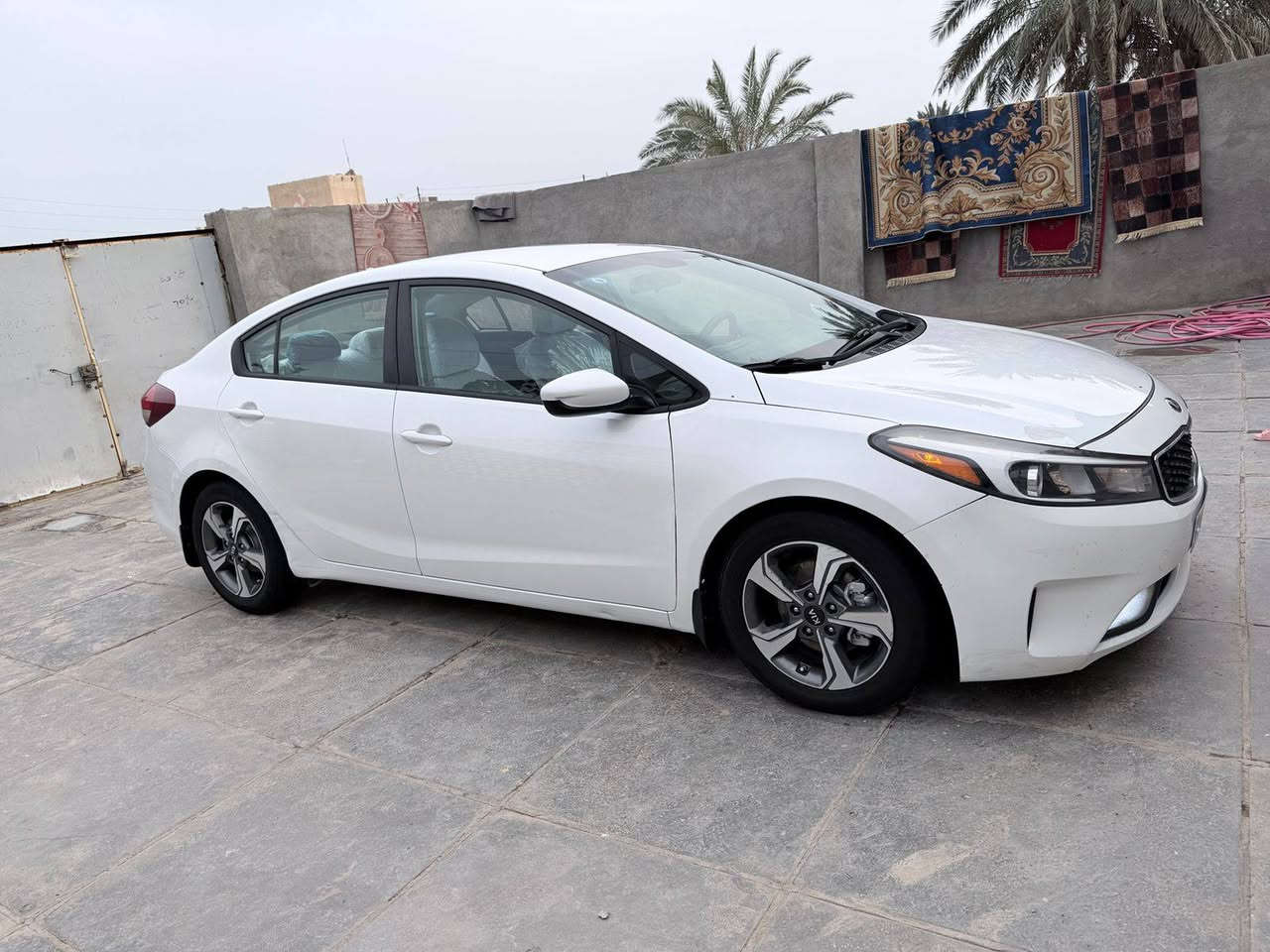 السلام عليكم كيه فورتي موديل ٢٠١٨ رقم واسط دولي سنويه وهزه جديده سياره جديده بمعنى الكلمة استخدام نضيف حادثه تبديل باب خلف السايق ورشتين صبغ تجميل بصيطات جدان اي ضرر داخلي ماكو بجم كبس حته البدنه الاماميه مامبدله وباقي السياره صافي لاطخات ولابارد مكينه ٢٠٠٠ دوش شرط مامفتوحه على الشركه لاصوت ولاتنقيص ولاتبخير كير اي تي المرغوب تراي زيرو دواخل وضع الشركه ماشيه ١٥٠ حداديه لوك تبريد ثلج تخم تاير جديد فول كهربائيات مواصفات حلوه ويل كب شاشه بلاد كامره فول تحكم استيرن شغال بلاجكتور لايت زنون تحكم مرئي دبل سويج ارضيه مغلفه جلد سياره جديده وجاهزه بلعافيه على الياخذه السعر ١٢٠ مكان السياره الشطره ***********
‏‪0776 381 8149‬‏
