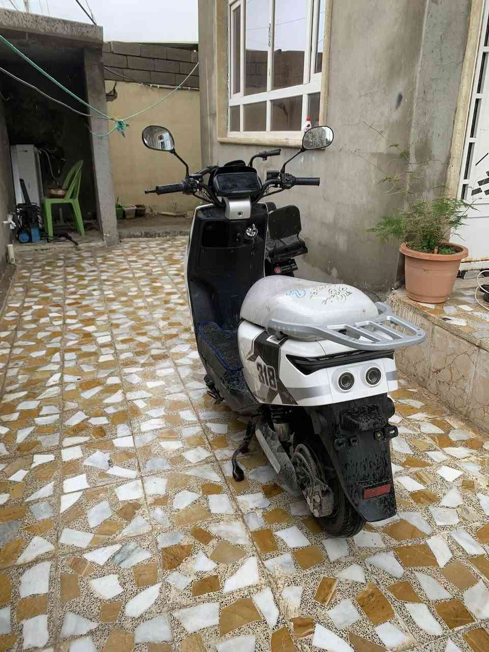 السلام عليكم   ماطور. ٣١٨.     لون. ابيض.    مواصفات. ٦. باتري.      شرط. الفحص.  بطاريات. ملف. عقل. فقط. بي.  كسور. مواضحه. بل. صور.  مكاني موصل. مزراع.  زيونه. قرب. المرور.     ماشي.  ١٢٥.  كليو.  فقط.    سعرو ٤٧٥.      رقمي. ***********.      ً.   هاذ. رقمي.
