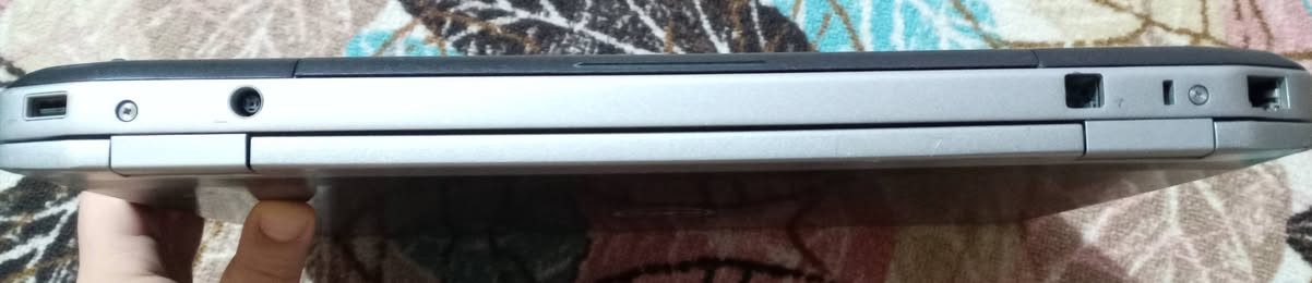 لابتوب. نوع DELL. المواصفات... 
Gرام 8
HDD هارد 500 گيگا
CORE I7 الجيل الثاني
كارت شاشة داخلي 1400
USP ثلاث منافذ
  HDMI منفذ سماعة + منفذ
ESATA منفذ
زر خارجي لفصل الجهاز عن الشبكة
EC منفذ + CD منفذ
 DVD مشغل اقراص
الملحقات يجي وياها شاحنة + ماوس وايرلس + كيبور
 خارجي

السعر 60 الف وبيهة مجال للشراي
ملاحظة اللابتوب مابي نظام تاخذه انته تنصبله النظام الي يعجبك

مكاني كربلاء للتواصل ***********
