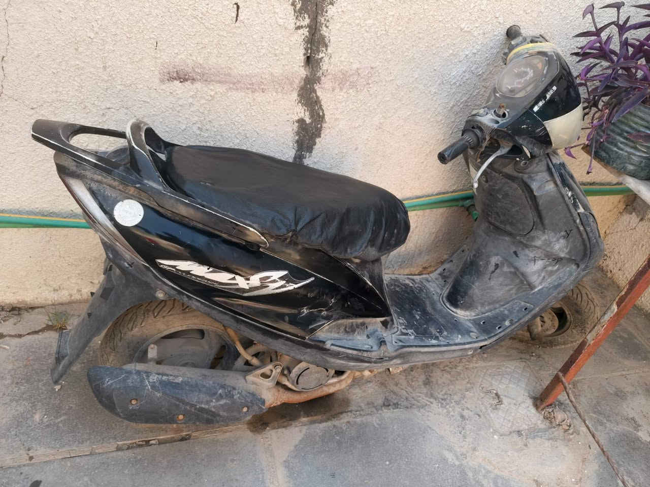 السلام عليكم ماكس ثعلب ١٤٠ دراجه جانت شغاله وخير من الله بس انتركت صارلهه ٦ اشهر ابيع كوم حديد سعر ١٧٥ وبيهه مجال مكاني غزاليه شارع البداله
***********
