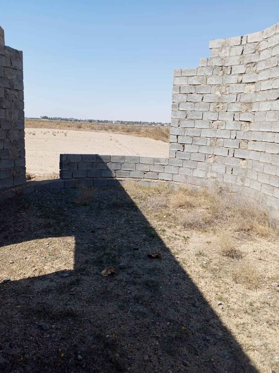 بيت للبيع مساحه 350 متر شارع 10 متر الشهابي خلف معمل السمنت الفلوجه عقد زراعي السعر 13 مليون وبيه مجال الهاتف ***********
