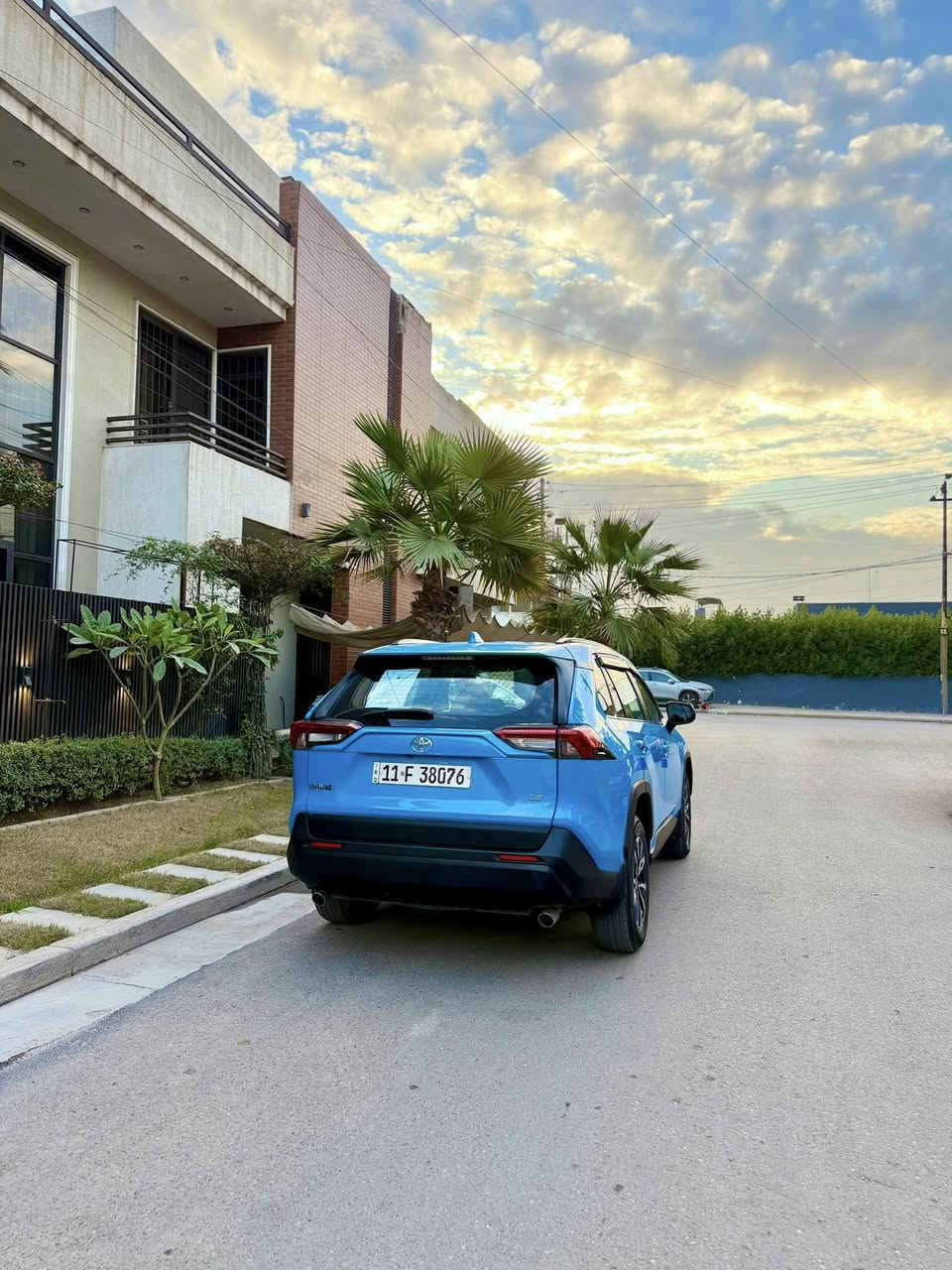 للبيع تيوتا RAV4 ٢٠١٩ فئة LE وارد أمريكي حادثة موضح
بالصور صبغ نص البنيد ونص الجاملغ الأمامي الايسر الدعامية مبدله نفس اللون بدون صبغ 
محرك كير تبريد حجر بيئة صدر كله كفالة 
رقم بغداد الجديد وهزه جديده
حجم المحرك  2500   
ماشية ٧٠ 
رادارات
٣ أنظمة قيادة 
نظام الخرائط (GPS).
المصابيح الأمامية LED. 
مانع انزلاق 
شاشة كبيرة  
كاميرا 
ويل كب نيكل  
نظام كروس تحديد السرعة
حساس ظغط الاطارات
السيارة جديدة جدا وبدون أي نقص ادامة كاملة 
_____________________
العنوان : بغداد /الكرخ   
السعر :  ١٨٣ $  وبيه مجال 
رقم الهاتف : *********** /***********
