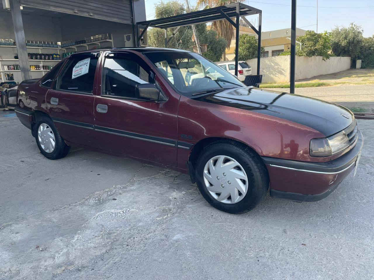 سياره فكترا موديل 91 بلا دعم بلا صبغ رقم دهوك شرط تحويل وكاله سياره مال بيت نضيفه كلش كير توماتيك حجم 18 السياره بدهوك  السعر ٤٤ ومجال قليل رقم ***********
