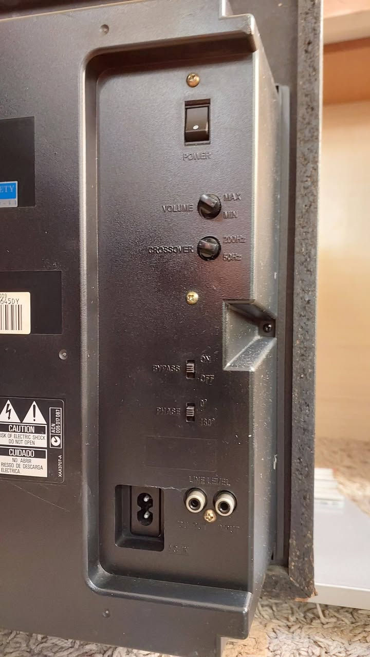 السلام عليكم.. عرض #2026011
سبووفر PIONEER RS-3SW ACTIVE.
دمام فئة أكتف (تضخيم داخلي) حجم كبير و تضخيم قوي جدا
القدرة 330W , الحجم 12inch .
الوزن 15.2 كيلوغرام  و يحتوي على فتحتين هواء
صور للمداخل و المواصفات مرفقة بالمنشور.
السعر 285 الف دينار و بي مجال بسيط للطيبين أكيد 💖 ..
مكاني سليمانية... يوجد توصيل كافة المحافظات.
Mustafa Electronics 
Audio , Video & Electronics
Whatsapp: ***********
