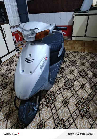 سازوكي دراجه جديدة مكينه خرسه برغي مامفتوح بيها كهربائيات كلها شغاله أوراق الشراي يتصل‏‪***********‬‏ عمارة
