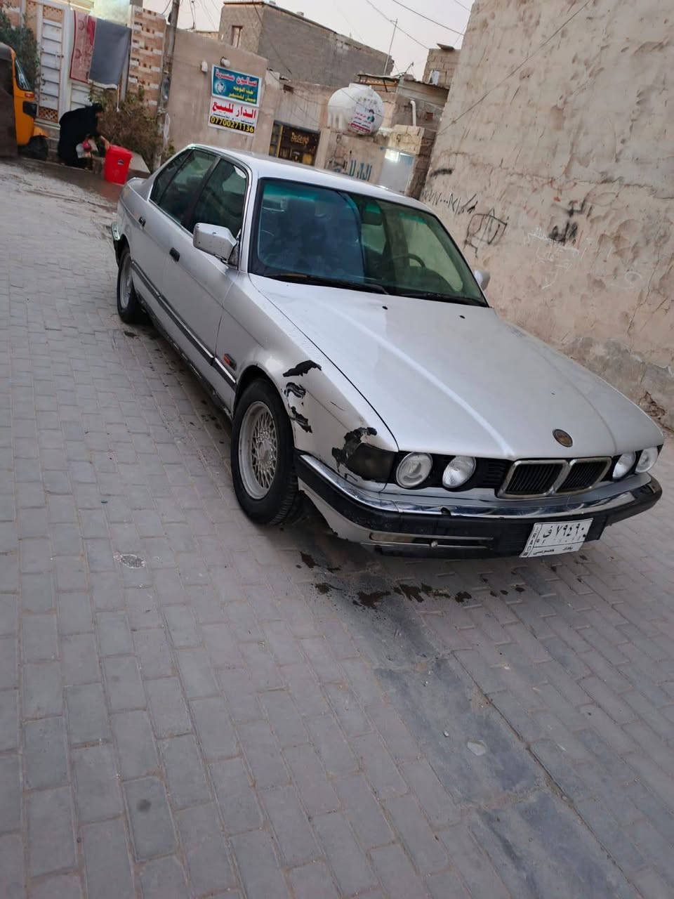 سلام عليكم شباب بيم  سلفر مودل ٩١  /رقم بغداد حاز ثالث بس وكاله محرك 8سلندر محرك و كير شرط صدرامامي خلفي جديد تخم تاير جديد كهرابايت كله شغاله كشنات جلد كهرباي شقلت سياره جديده ] رقم صاحب سيارهه
سعر 29وبيه مجال 
***********》مكان سياره بغداد مدانت صدر
