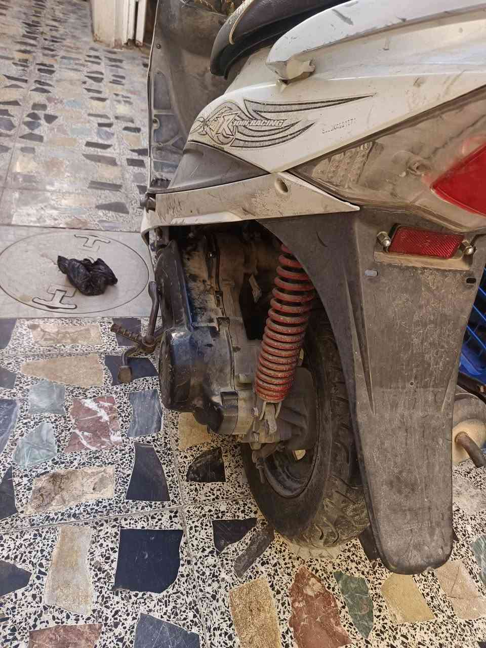 السلام عليكم شباب دراجه كامنكو  طافيه كوم حديد بغداد الشماعيه 150قفل ***********
