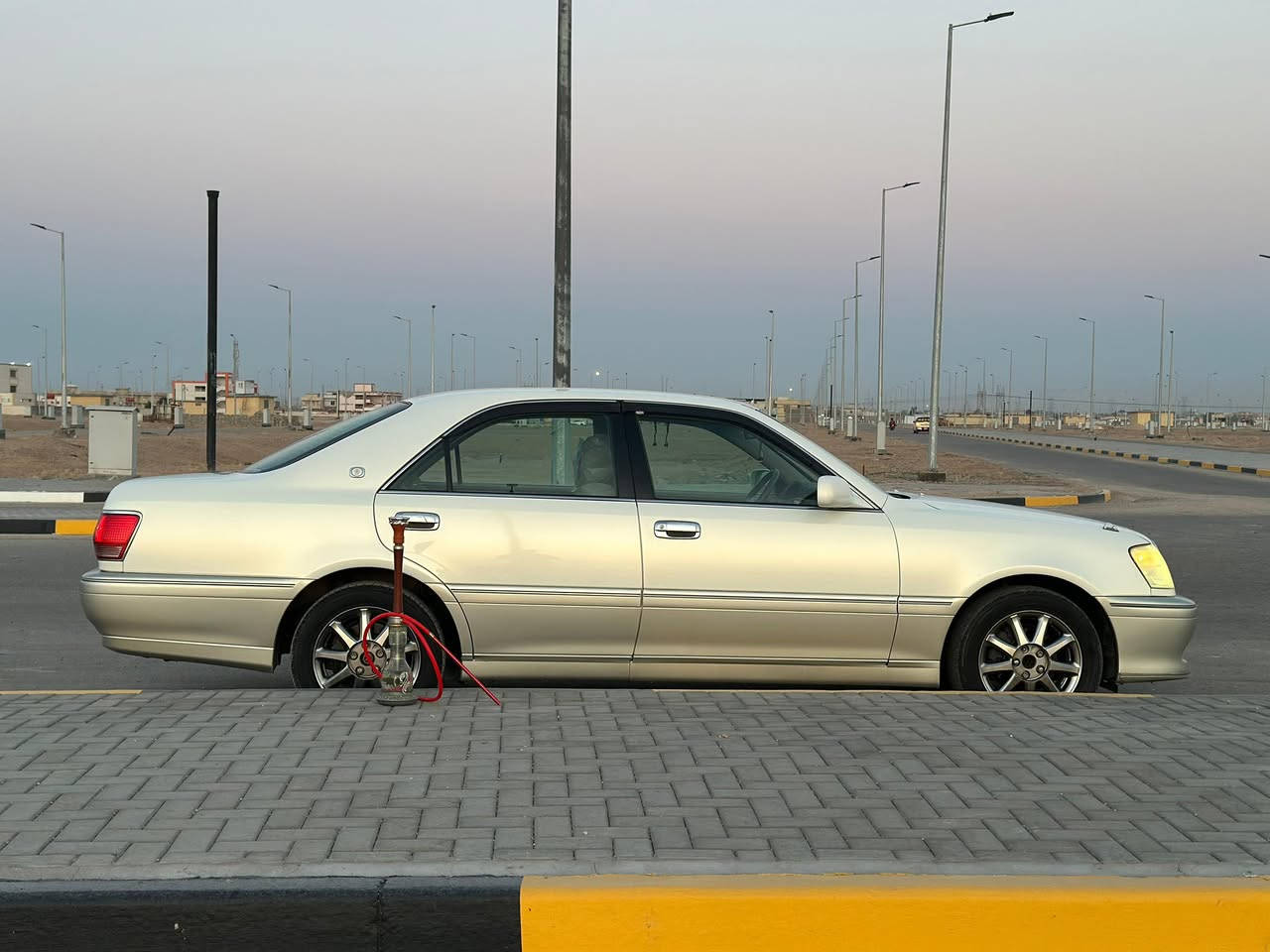 سلام عليكم ملكه 2002ثلاث دكم خضراويه السياره حاويه بعدهي بريحه الشركه جديده لك كفاله من شخطه الموس كلشي جديد بريده خلفيه ومواصفات معروفه بعد بيها حجز يعني كبل روح سجل كفاله من الكص ول عشائر وصبغ وكلشي كرستال السياره مكان البصره سعر 100بيها مجال الرقم ***********
