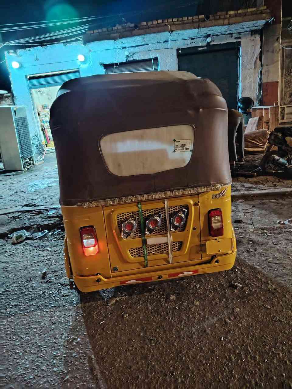 تكتك لبيع واحد وعشرين مستعجل كلش عليه مفتوحه مصبوغه صبخ جماليه سعر 7 وبيه مجال مكان ناصريه مركز ***********
