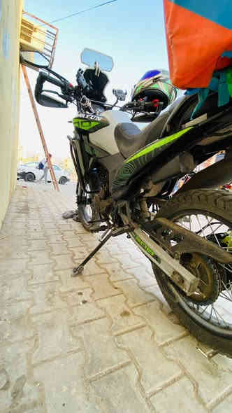 السلام عليكم دراجه دايوان ادفنجر 300 دراجه جاهزه وكامله من كلشي مناقصها شي رقمها اربيل   كفاله عامه الدراجه فقط للبيع ما اروس  للبيع فقط سعرها ٣و٣٠٠ وبيها مجال حك الجية رقمي وتساب فقط***********
