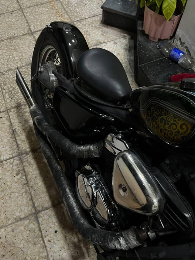 السلام عليكم هارلي هوندا ببر موديل 1994
محرك 400cc عليهة صالنصات رياضي وصوت طرب 
للبيع 
تواصل فقط اتصال 
اتصال : ***********
واتساب : ***********
