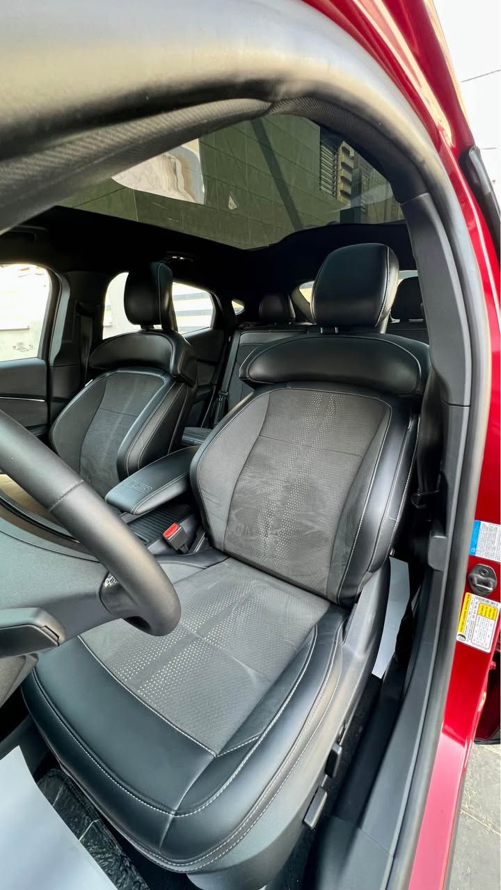 فورد موستنك بيرفورمنس
ماك اي كهربائية بالكامل 
اخر واعلى فئة بالماك اي 
تتسارع 0-100 بــ 3 ثواني / 500 حصان 
السيارة بحالة الوكالة ماشية 8 الاف مايل
المواصفات : بصمة فتح وتشغيل/ مثبت سرعة/  شاشة بحجم 15,5 بوصة/ 3أنظمة قيادة/ Navigation / أضوية زنون/ كشافات ضباب LED/ غمازات على المري/ مري كهرباء/ بلوتوث/ سنتر لوك/ زجاج كهربائي (Full Auto)/ مثبت سرعة/ جنط قياس 20 
بانوراما |panorama view 
شاشة تدعم اللغة العربية | Arabic screen 
حساسات أمامية وخلفية | Front & Back sensors 
تحكم طارة  | control wheel
صندوق كهربائي | Electric Back Door 
انارة داخلية مخفية | Concealed interior lighti
كاميرا 360 | cameras 360 
رادار تفاعلي ذكي | Adaptive cruise control 
كراسي جلد | Leather seats 
كرسي مدفأ | Heated seat
كرسي كهربائي | Electric seat
كرسي ذاكرة | memory seat
نقط عمياء | Blind spot 
مري جانبية قابلة للطي | Foldable side mirror
شاحن لاسلكي | wireless charger 
‏B&O sound system | نظام صوتي B&O
‏Apple CarPlay 
‏Android Auto 
السعر المطلوب :- 26000$ (260) ورقة
للتواصل والاستفسار
*********** بغداد, العراق
