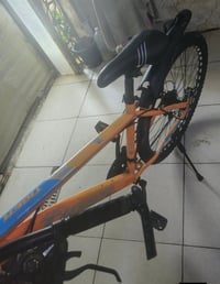 باسكل تايكر • حجم 27 • حي الشرطة