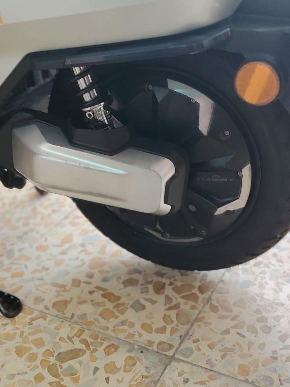 السلام عليكم دراجه شحن الريان جديده كلش مابيها لاشخط ولاكسر ماشيه ٢٧ مناقصها شي بطاريات جدد تايرات جدد بصمات وياها ثنين مكانها بغداد الكرخ السعر 850 وبيها مجال *********** ممتواجد ع فيس
