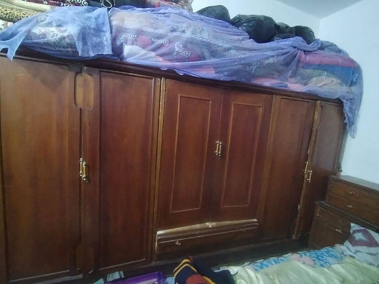 سلام عليكم غرفه لبيع ٥ قطع بسعر مناسب ٣٠٠
للاستفسار خاص او وتساب ***********
