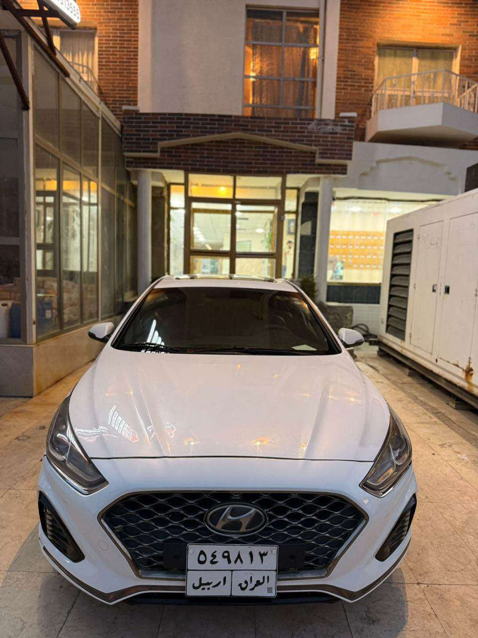 السلام عليكم
سوناتا ٢٠١٨ سبورت وارد أمريكي 
الضرر ❌ : ضربتها خفيفة البنيد مفتر ومأثر ع المدگر صفحة السايق .
متعدل بداية البنيد ومصبوغ
مدگر أيسر مبدل ومصبوغ
القماره جارده ومصبوغة
الباب عكس السايق مبدل بلادي أبيض
سنوية منتهية السيارة رقم أربيل بإسم شخص بالبصرة والسيارة مكانها البصرة

عداد المسافة : 146,000 كم

المواصفات : 
تدفئة كشنات
مقعد السائق كهربائي 
كشنات جلد 
شاشة وكاميرا دوّاره 📷 
رادارات أمامية وخلفية 🚷
نظام النقطة العمياء🔅
سلايد روف💢
ستيرن سبورت D
ثلاثة أنظمة قيادة (سبورت - نورمال - إيكو) 
شاشة تدعم نظام أپل كار پلي 🍏 + أندرويد أوتو 🤖 
عَطَر خلية نحل
ويل 17 إطار 🛞 
مثبت سرعة - تحكم ستيرن - أوامر صوتية (Siri)
طخم تايرات 2026 🛞 
لايت زينون (الناصي) ⚪️ + بروجكترات ثلجي ❄️ 

استخدامي :
دهن ليكوي مولي
بانزين فقط محسن

السعر : ١٣٨$ البصرة, العراق


**إذا كنت صاحب هذا الإعلان وتريد حذفه لأي سبب، رجاءا أرسل رسالة إلى الدعم الفني**