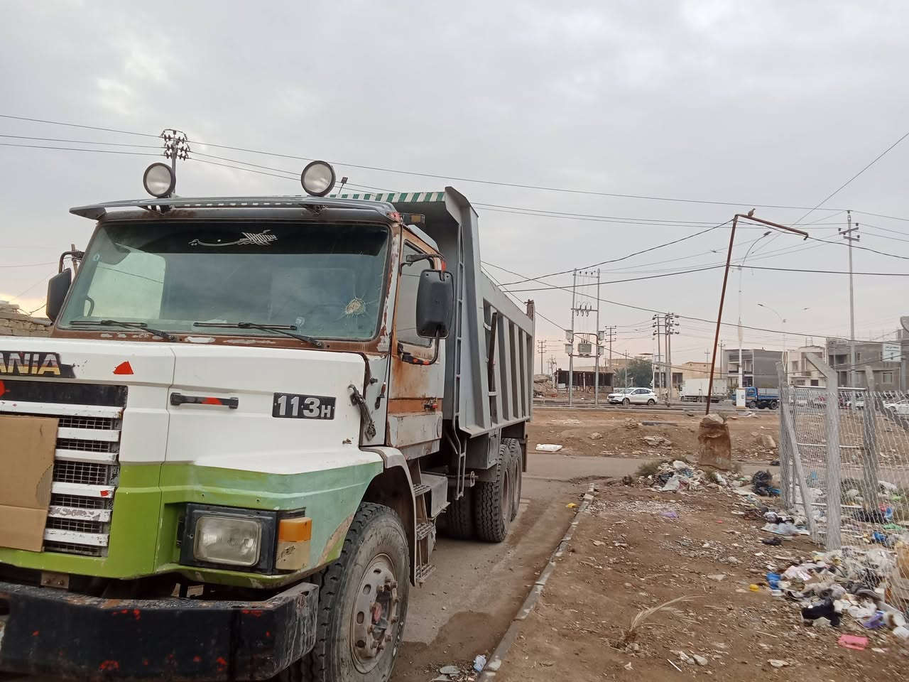 السلام عليكم سكانيا 112 محرك 113 تبخير. كير5/5لا يكر ولا يفلت مجموعه فراشه نضيفه بدي مايلر جديد تايرات جديده حداديه جديده قماره بدون صبغ .السعر 110وبيها مجال اتصال  ***********
