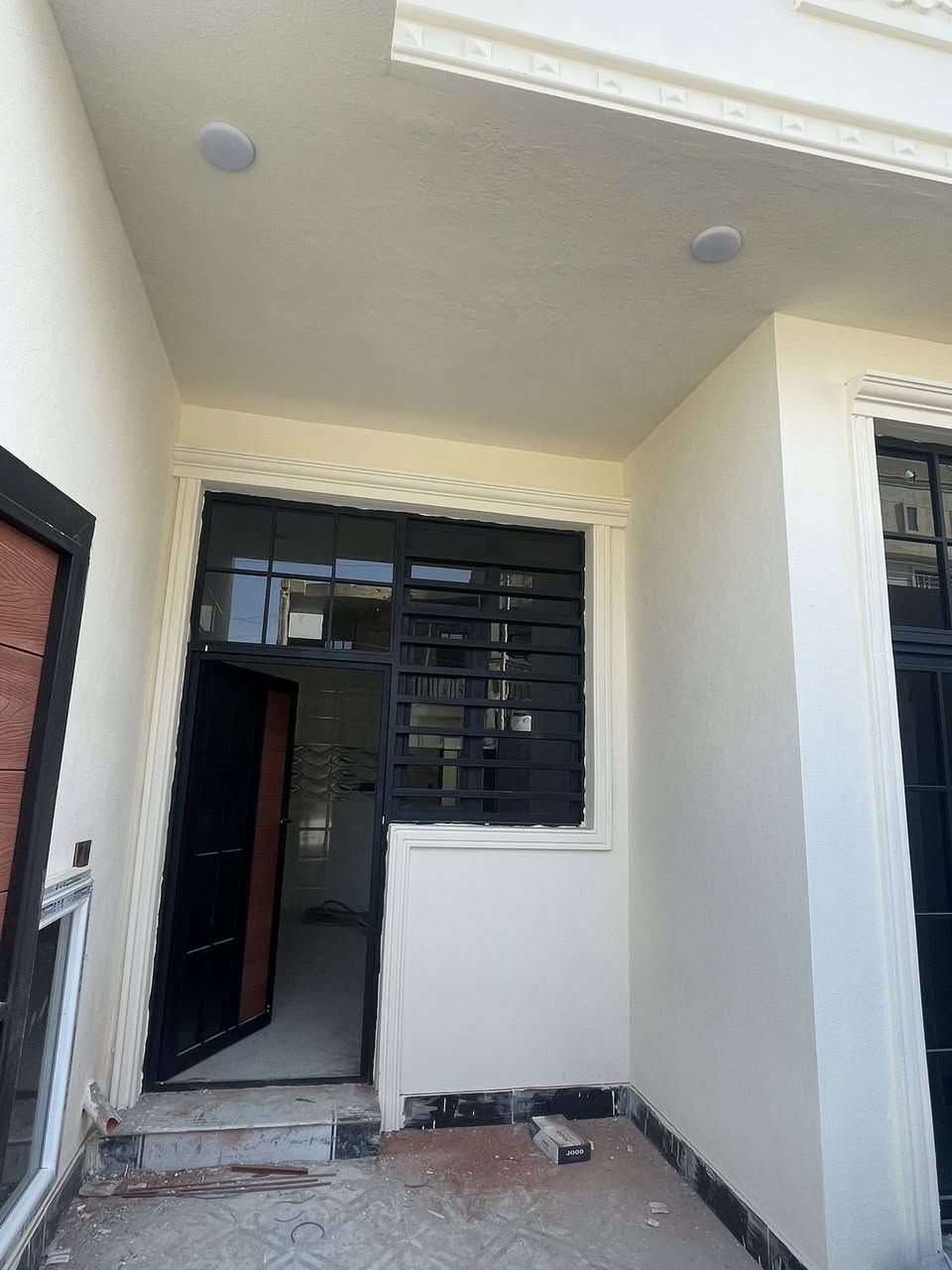 بسم الله الرحمن الرحيم مشتملات عدد ٢ طابق واحد فول شقل درجه اوله طابوك حايط من فصل جدار سيراميك ارظيه بورسلين مجاري ماي فول نوازل ٢ انج ماء سبعتلاف قريبه عل شارع تبليط ١٣ موقع مميز سعر الواحد ٨٥ مجال بسيط الاستفسار عل ارقام ***********/***********
